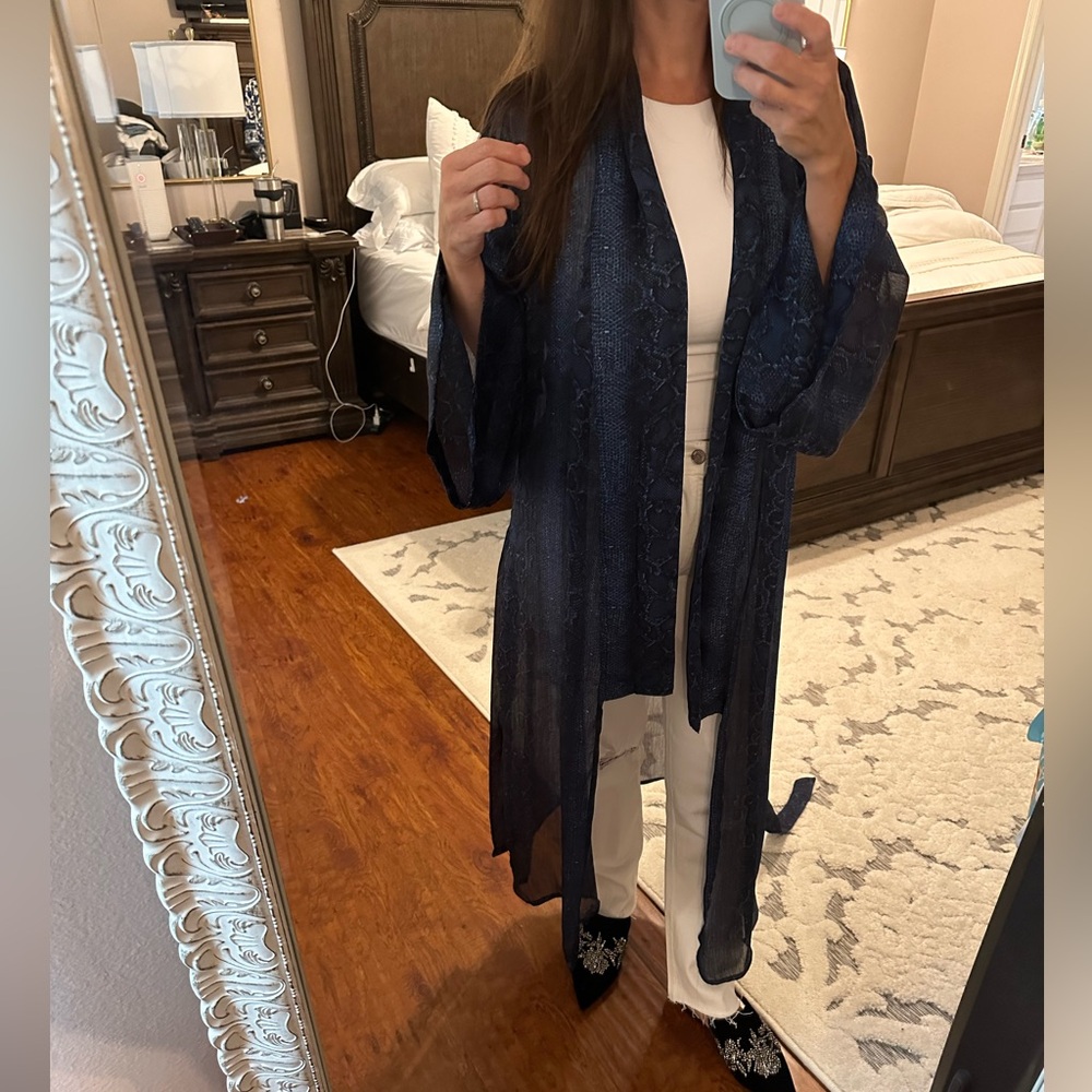 BCBGMaxAzria Blue Lace Robe - Picture 5 of 5